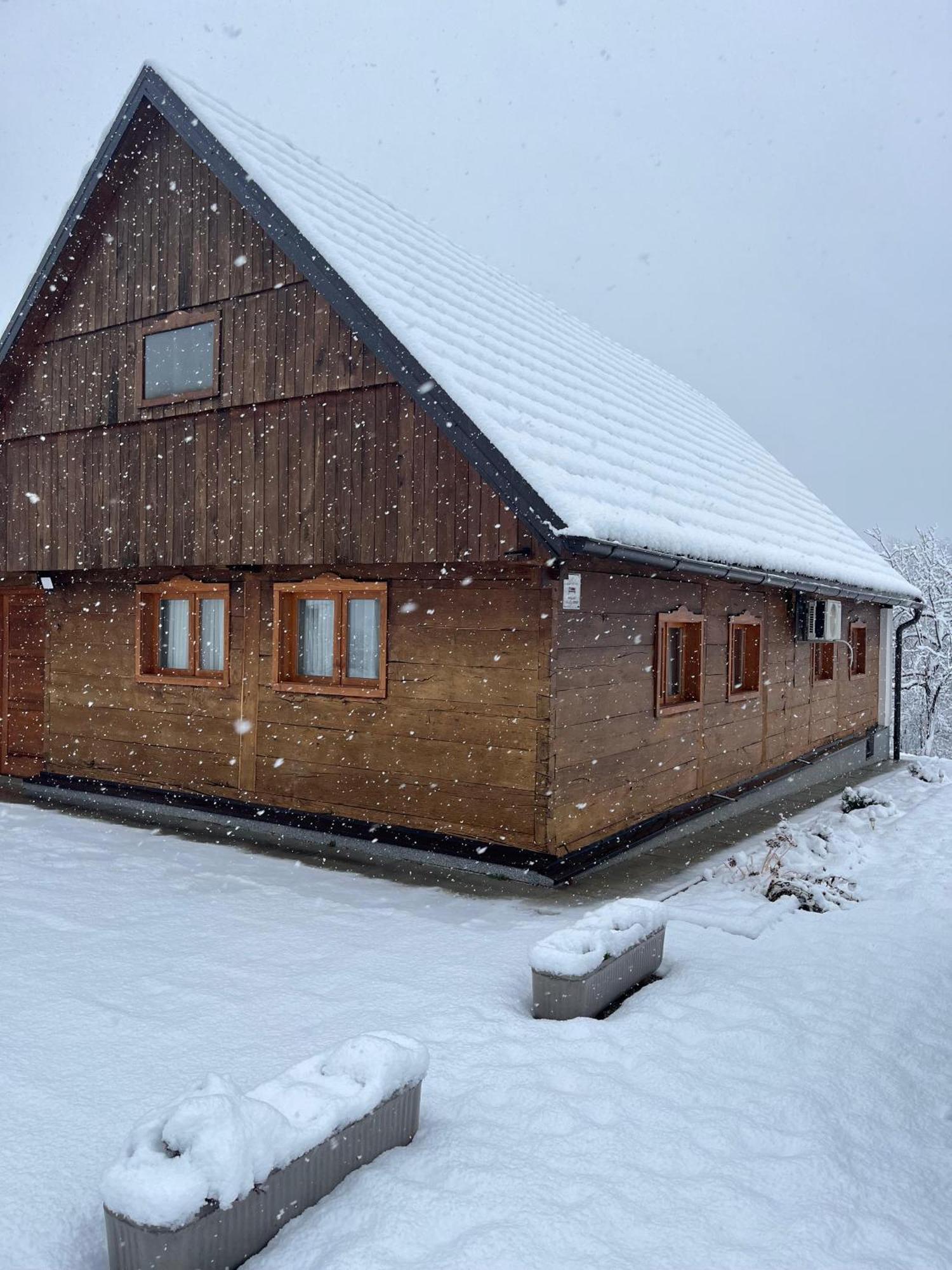 Гостьовий будинок Ruralna Kuca Za Odmor Kablarovo Brdo Krnjak Екстер'єр фото